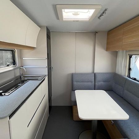 ホテル Przyczepa Coco Camp Z Klimatyzacja W Molo Surf ヤスタルニャ エクステリア 写真