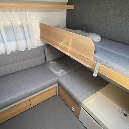 ホテル Przyczepa Coco Camp Z Klimatyzacja W Molo Surf ヤスタルニャ エクステリア 写真