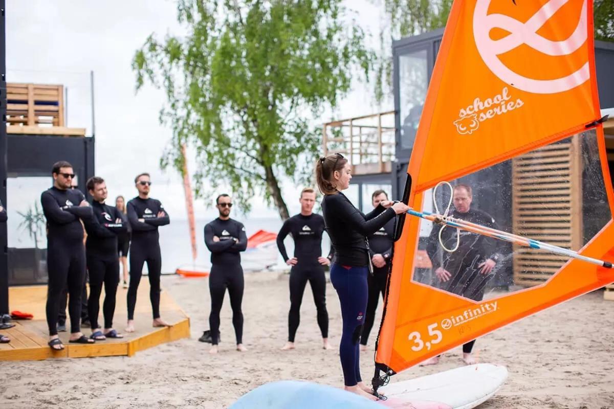 ホテル Przyczepa Coco Camp Z Klimatyzacja W Molo Surf ヤスタルニャ エクステリア 写真